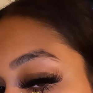 Meet your Posher, Deshayia